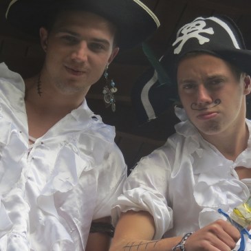 Summer Camp USA Costumes Pirates